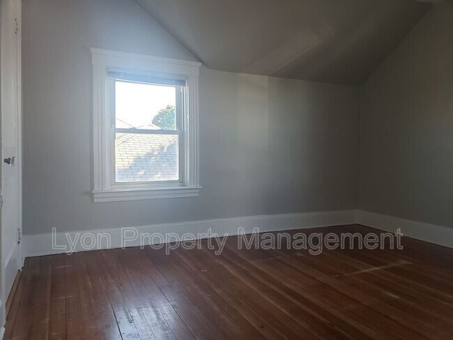 Building Photo - 135 Pullen Ave