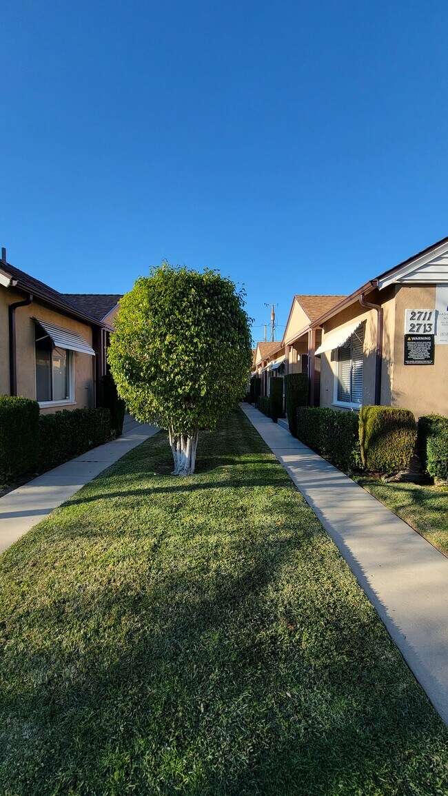 Foto del edificio - 2717 W Clark Ave