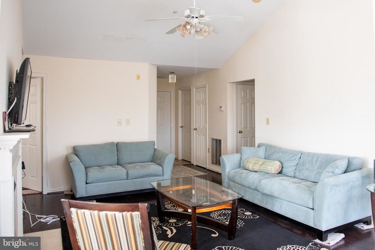 Primary Photo - 3111 River Bend Ct