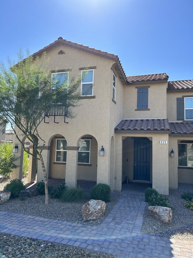 925 Belton Lake Ave, North Las Vegas, NV 89086 Townhome Rentals in