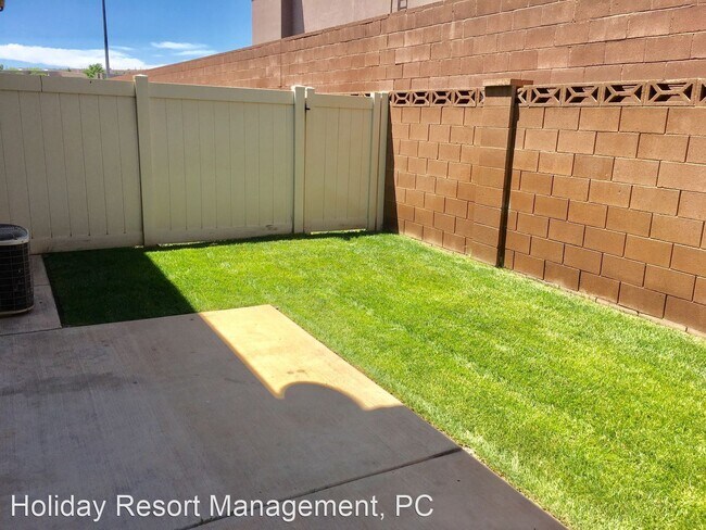 Building Photo - 3 br, 2.5 bath House - 790 N. 2720 E. #1