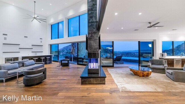 Foto del edificio - 4 br, 4.5 bath House - 4010 E Canyon Ct