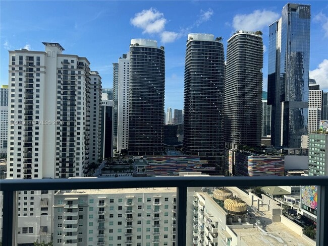 Foto del edificio - 1111 SW 1st Ave