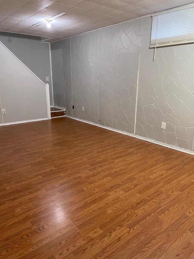 Building Photo - 1023 Cricket Ln