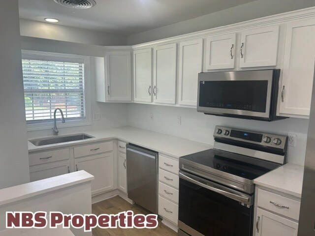 Foto del edificio - 6529 Deane Hill Dr