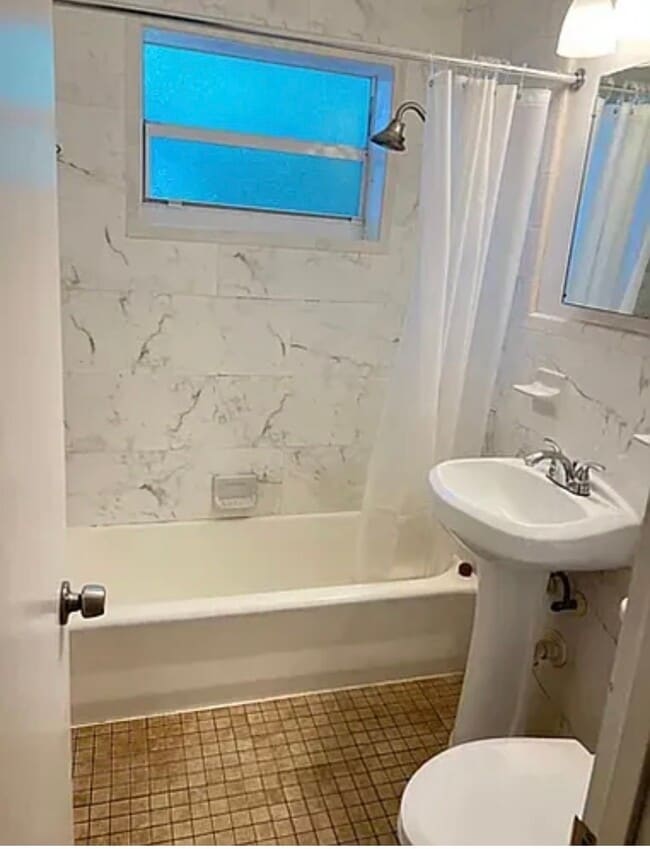 Photo - 3031 Center St House