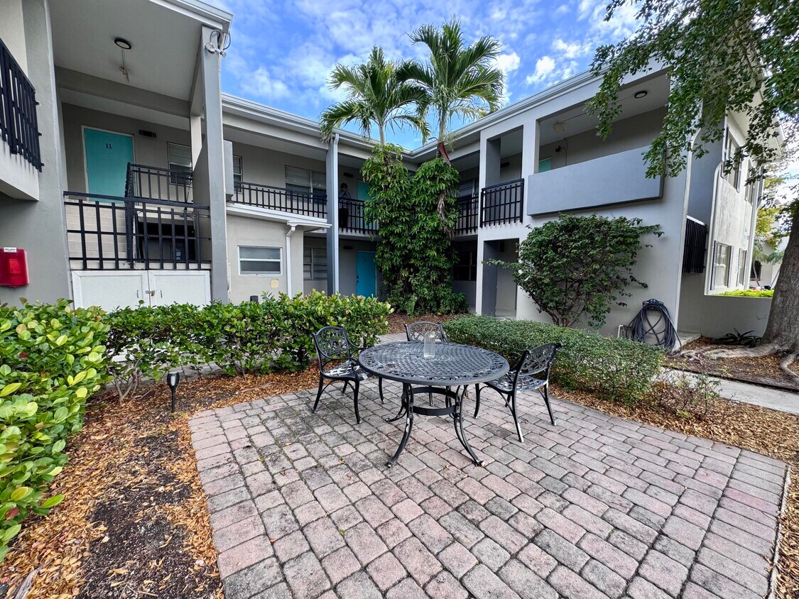 Foto principal - 202 Lucerne Ave