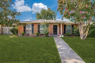 Building Photo - 8914 Vernon Dr