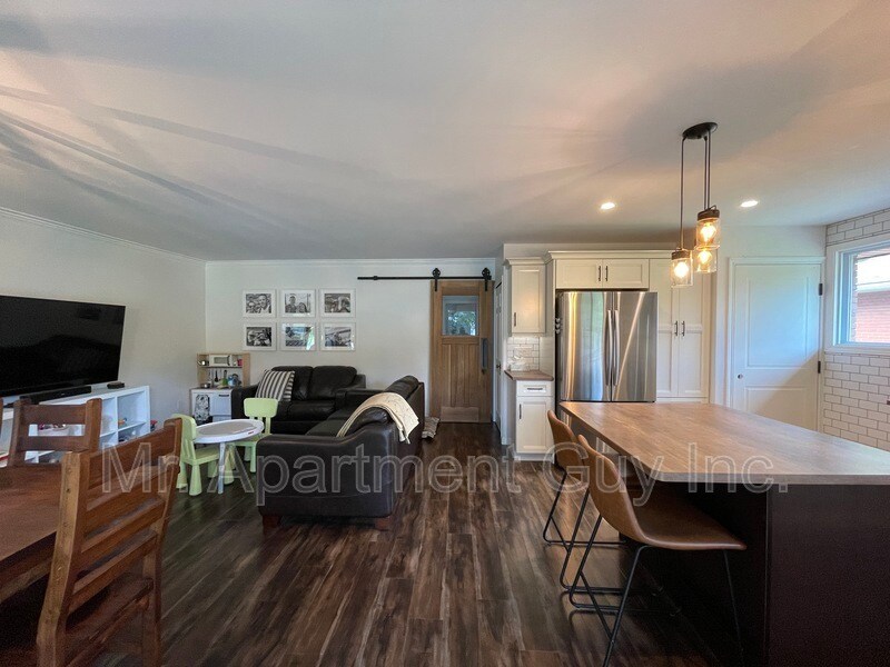 Photo principale - 64 Stanley Ave