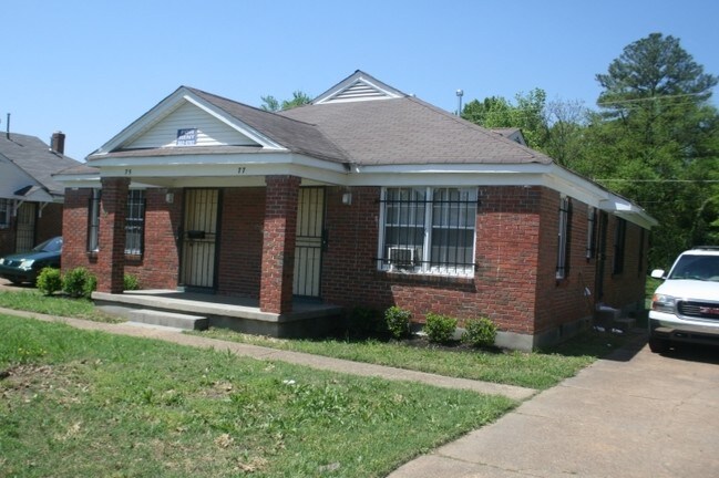 Building Photo - 69-93 Eastview Dr