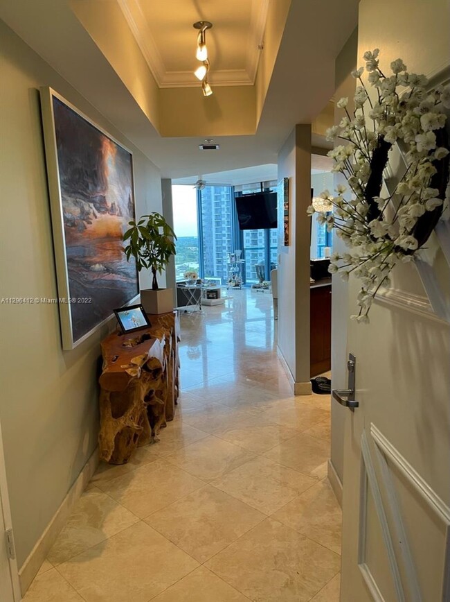 Building Photo - 333 Las Olas Way