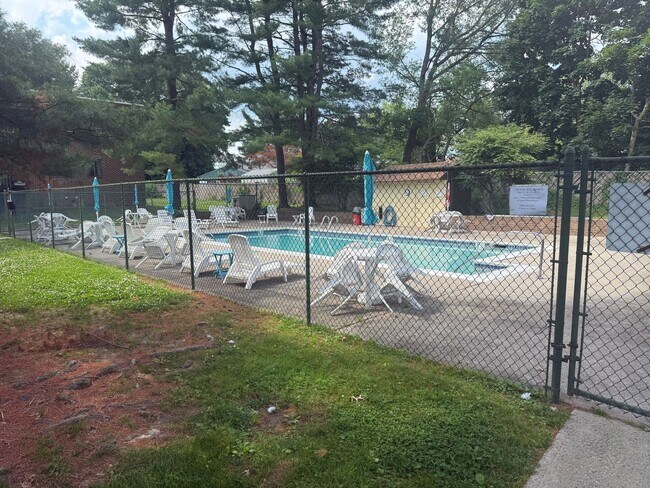 Foto del edificio - 326 Saybrook Ln