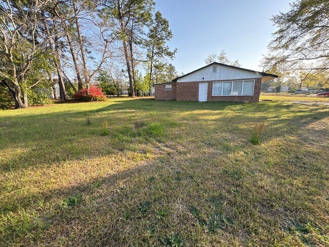 Foto del edificio - 2401 Boykin Rd