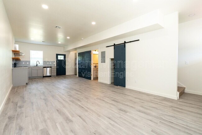 Foto del edificio - 2829 N Oliver St