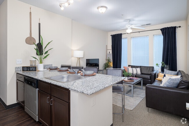Downtown Savannah Apartments for Rent with Extra Storage - Savannah, GA ...