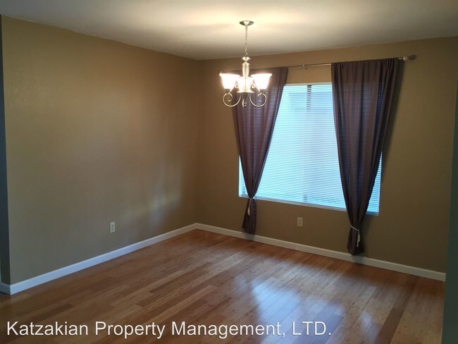Foto del edificio - 2 br, 2 bath House - 1479 W. Swain Rd.