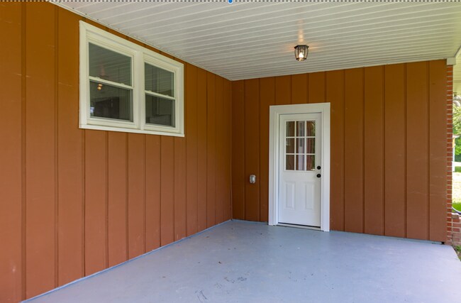 Building Photo - 4075 Albright Cir. Clarksville, TN 37043 *...