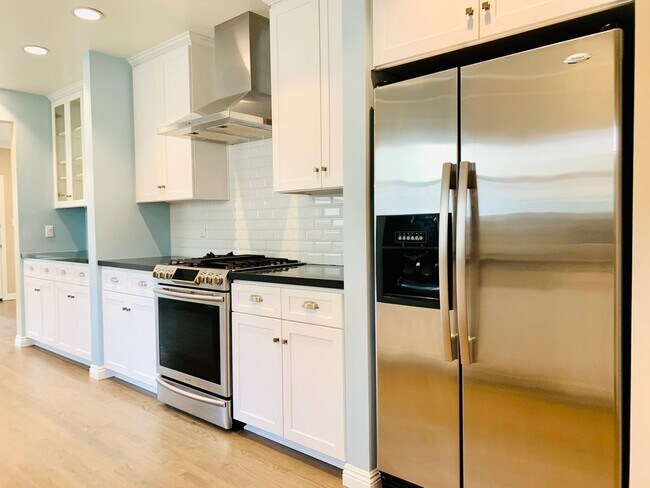 Foto del edificio - Gorgeous 3BD/2BA House in Hillcrest - Available NOW!