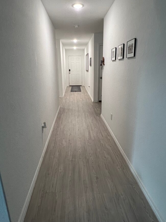 Building Photo - 7211 Green Sapphire