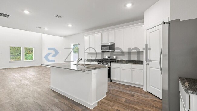 Building Photo - Unit 8051