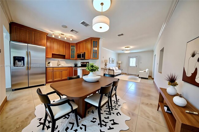 Building Photo - 7 Montilla Ave