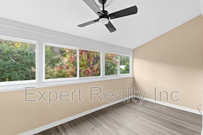 Building Photo - 510 Running Brook Rd