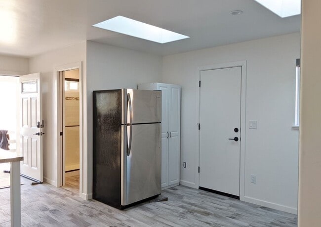 Building Photo - Adorable 1 Bedroom 1 Bath in Seaside