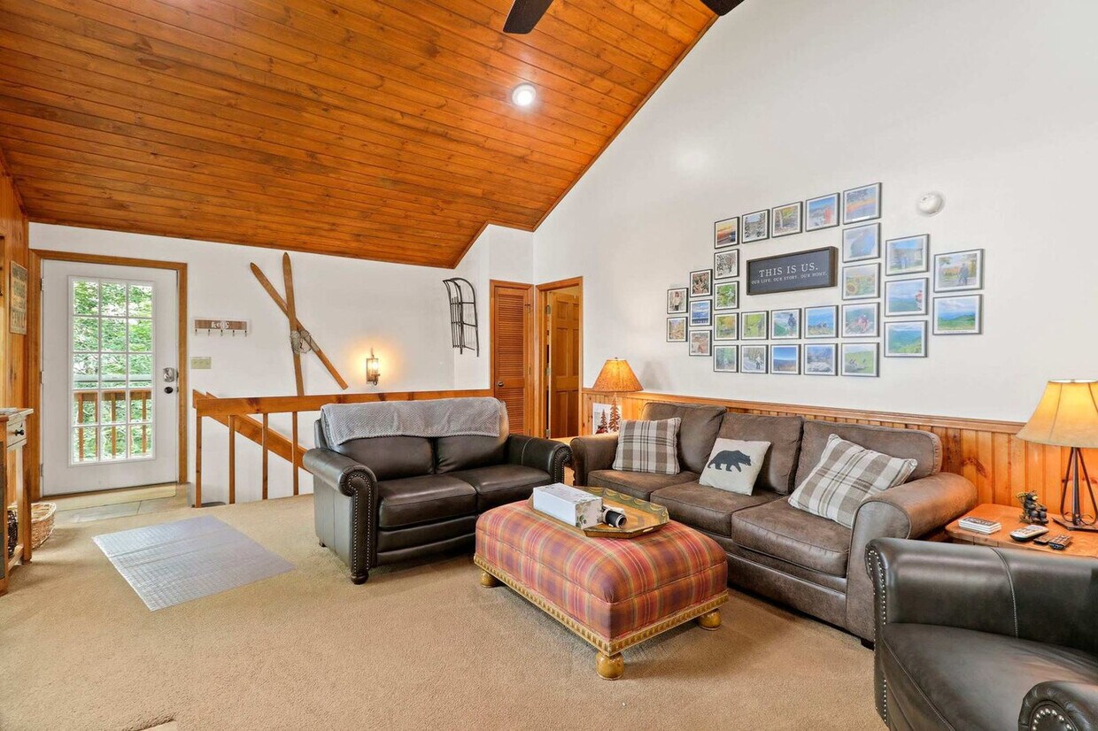 Foto principal - 1041 Charter Hills Rd
