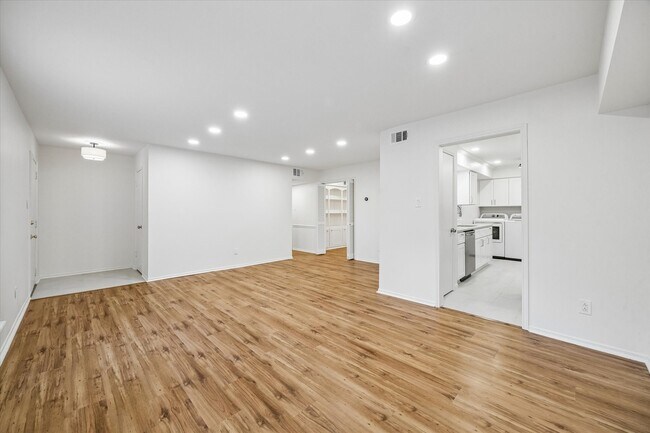 Foto del edificio - 357 N Post Oak Ln