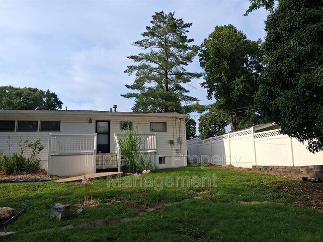 Foto del edificio - 524 Acorn Dr