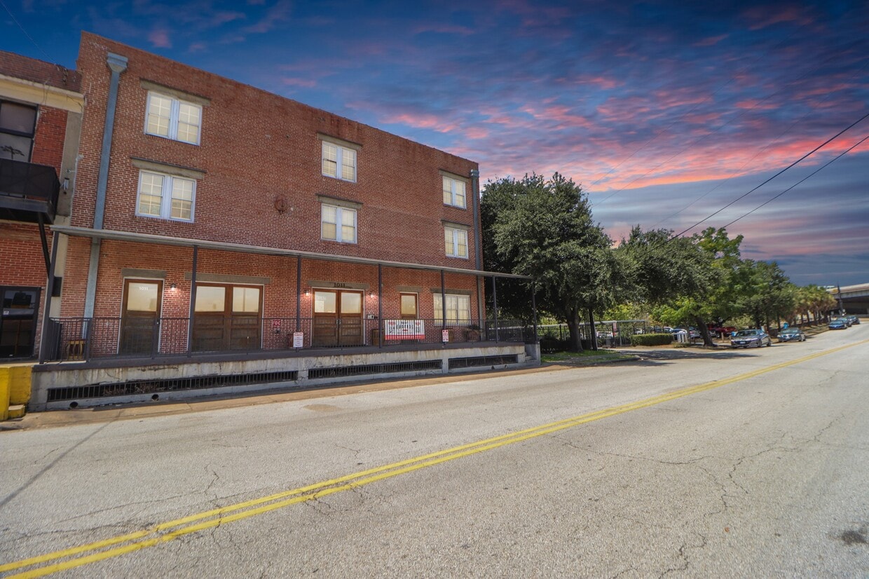 Foto principal - 1011 Wood St