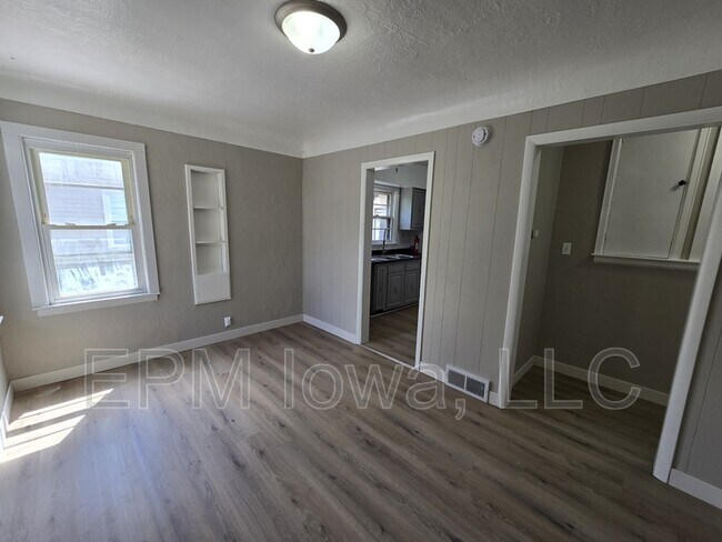 Foto del edificio - 634 Englewood Ave