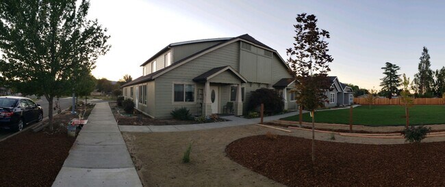 Building Photo - 1911002