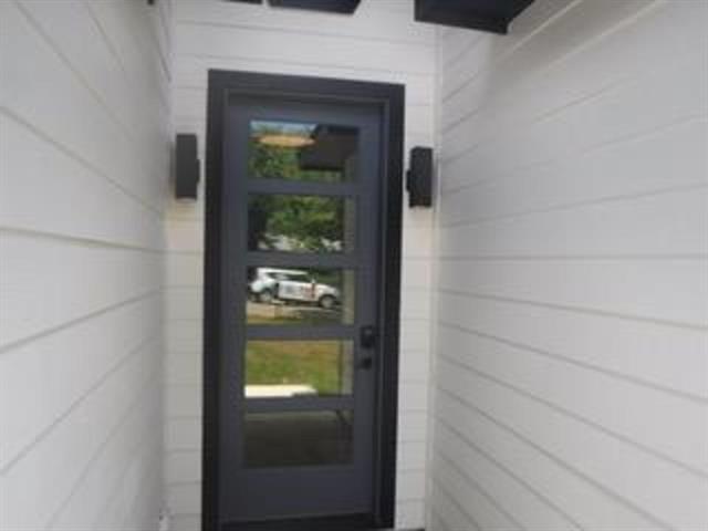 Building Photo - 726 Dubois St