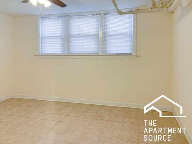Foto del edificio - 4951 N Oakley Ave