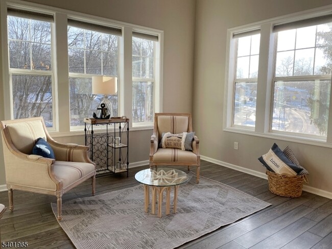 Foto del edificio - 5 W River Styx Rd