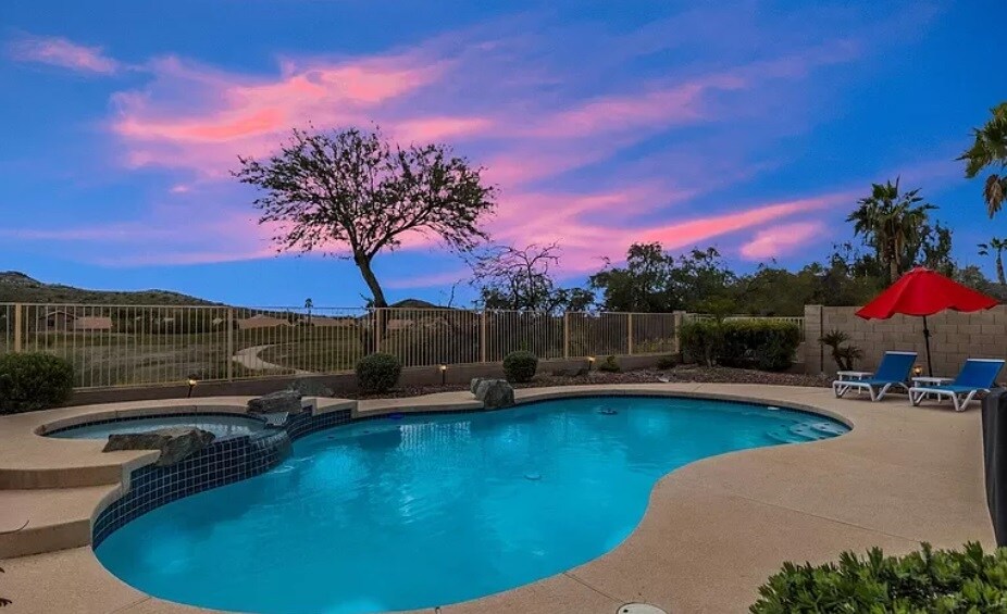 Foto principal - 519 W Mountain Vista Dr