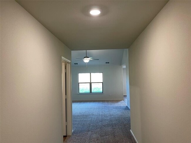 Foto del edificio - 3004 McCoy Rd