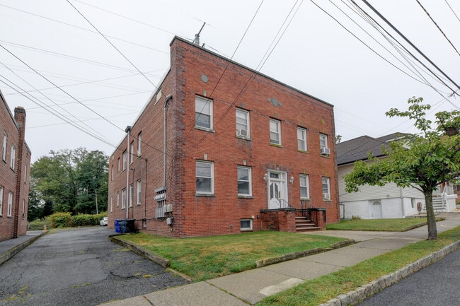 Building Photo - 71 Carmer Ave