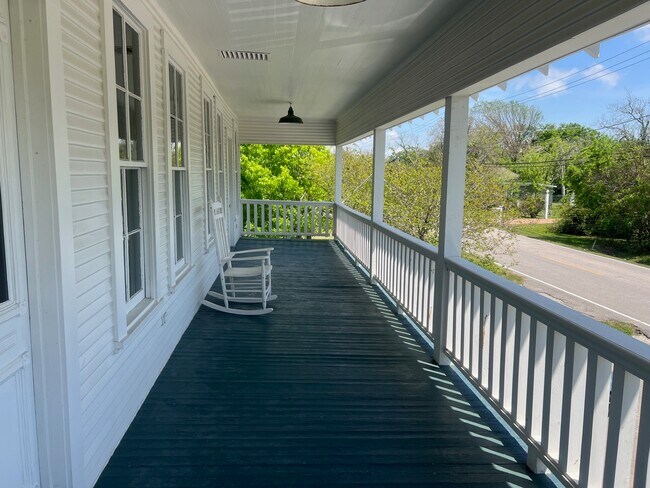 Foto del edificio - 618 Bayridge Rd