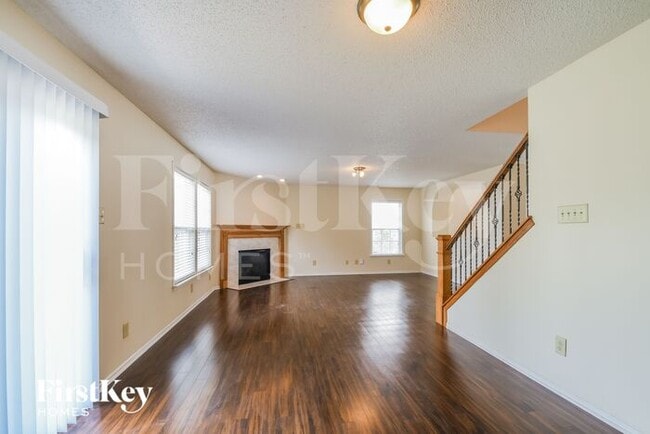 Building Photo - 10372 Waveland Cir
