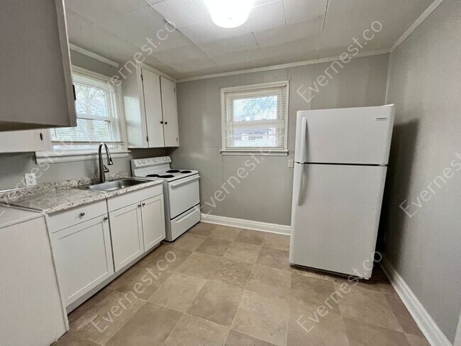 Building Photo - 404 Lee Ave