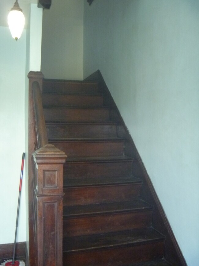 Foto del edificio - 821 Mount Hope Ave