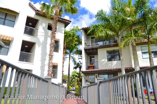 Building Photo - 7830 Holiday Isle Dr
