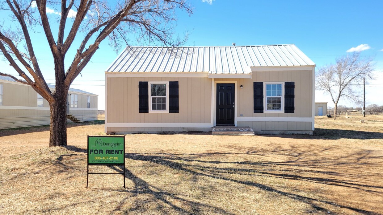 Primary Photo - SLATON CHARMER! Totally Remodeled!! Availa...