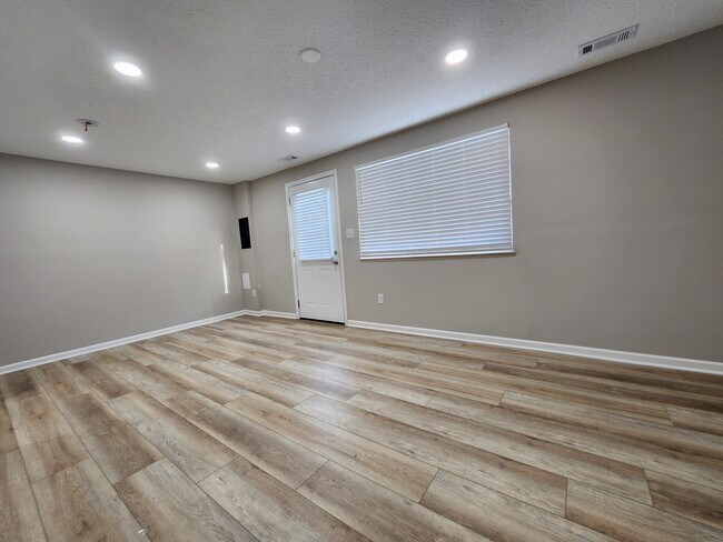 Foto del edificio - 7497 Stonetrail Way