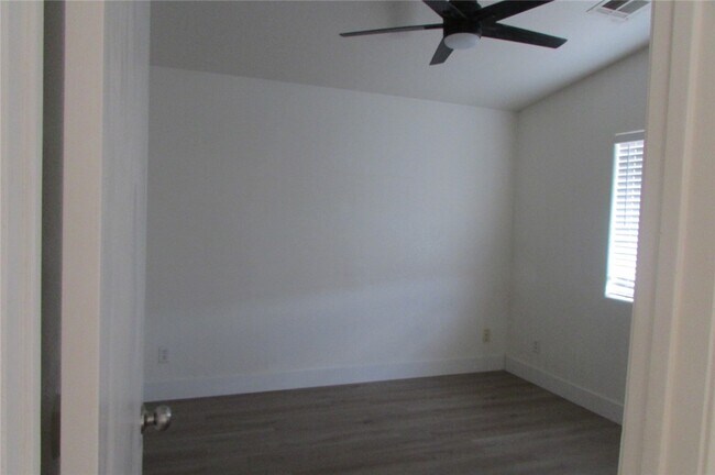 Building Photo - 2361 Taos Dr