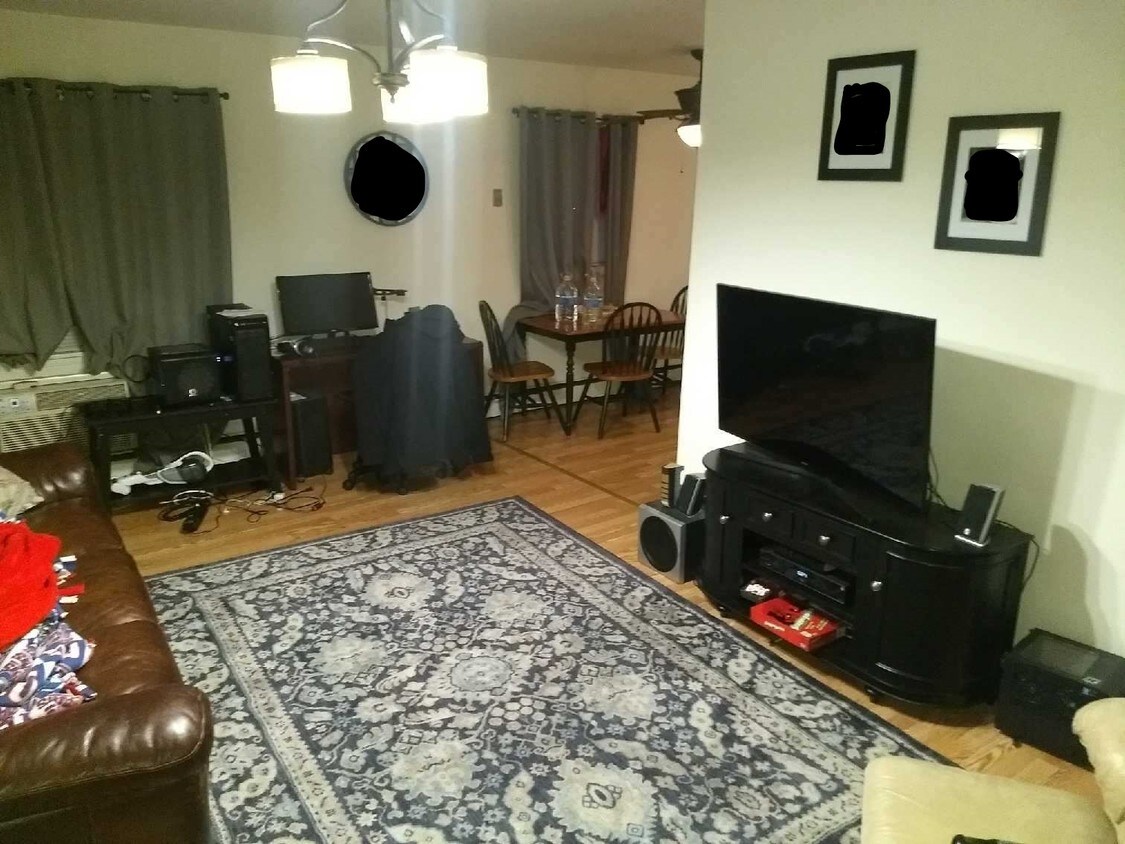 living room - 2 River Rd