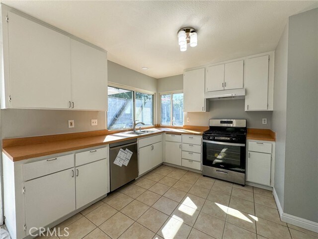 Foto del edificio - 25215 Hemlock Ave