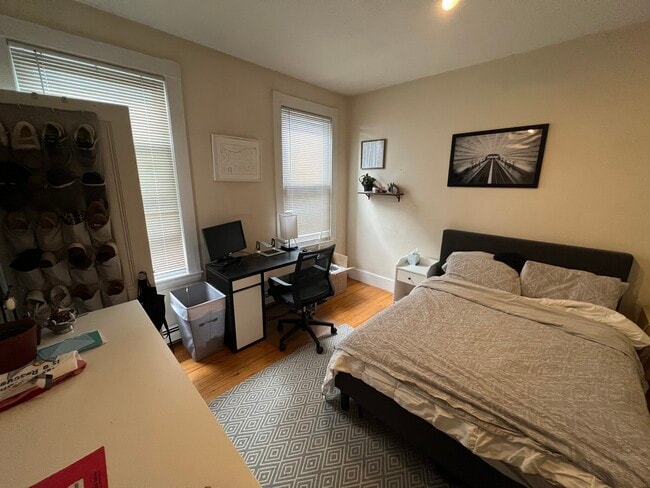 Building Photo - 507 Green St